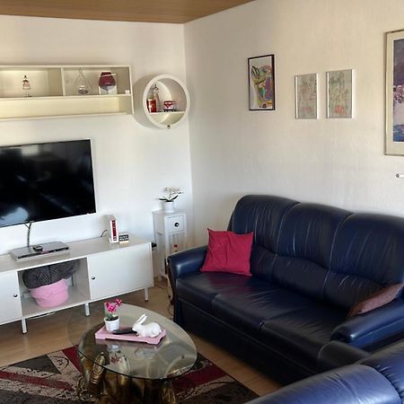 Gemuetliche, Ganze Wohnung In Ruhiger, Zentraler Lage เลเวอร์คูเซน ภายนอก รูปภาพ